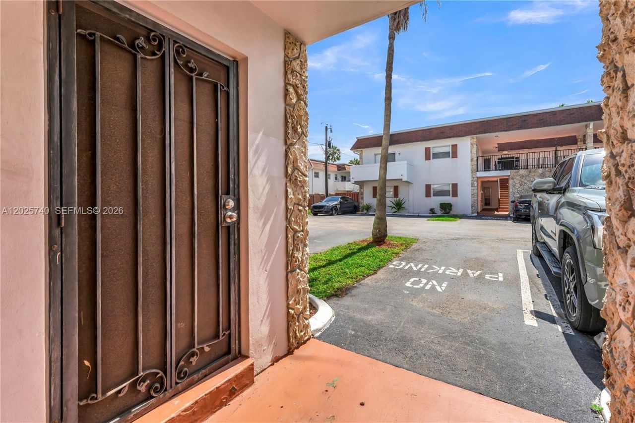 321 SW 1st Ct, Unit K-4, Pompano Beach, FL 33060 Photo