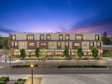 1760 E Auburn Road, Rochester Hills, MI 48307