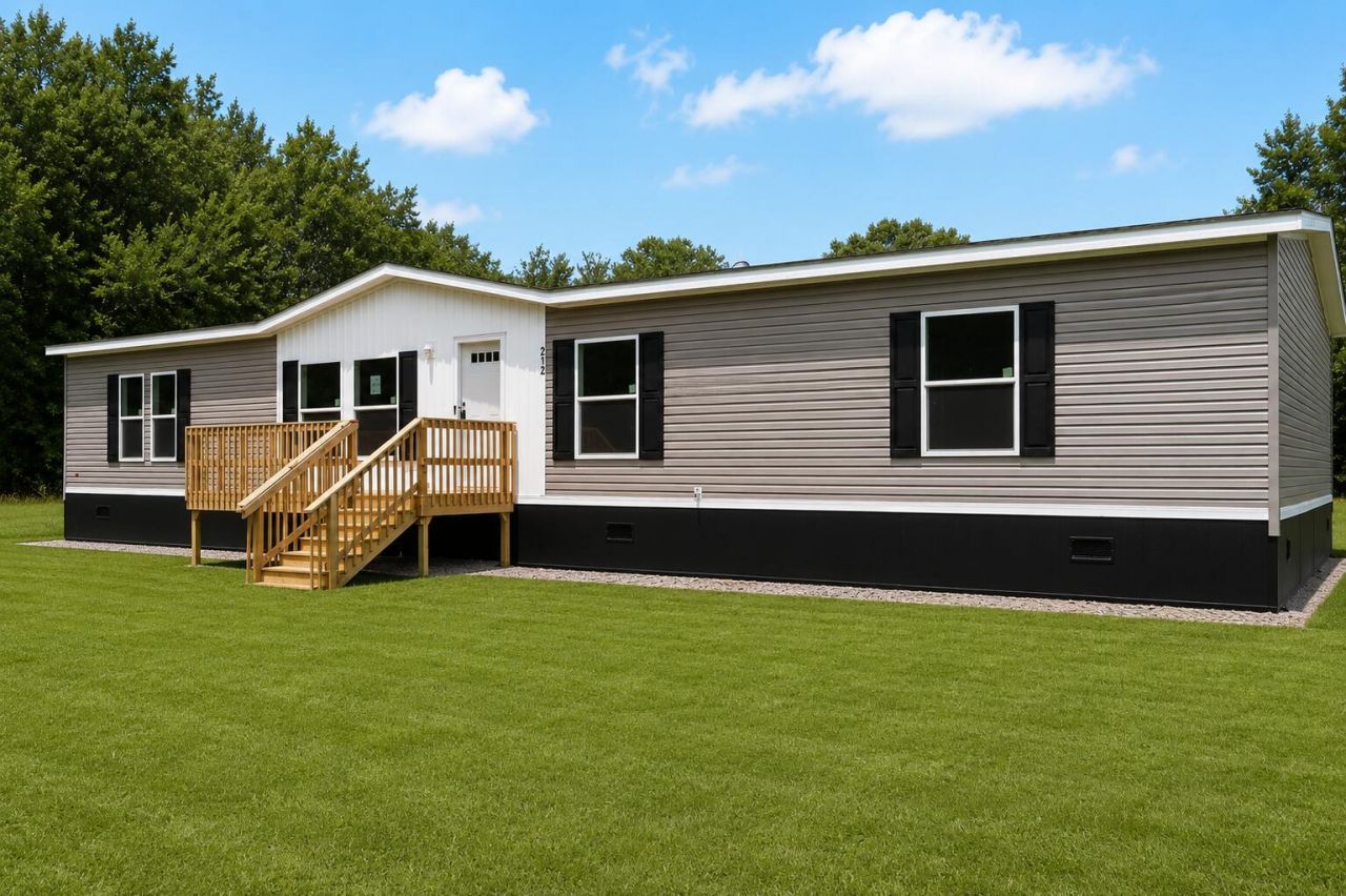 212 Belfast Avenue Photo 3
