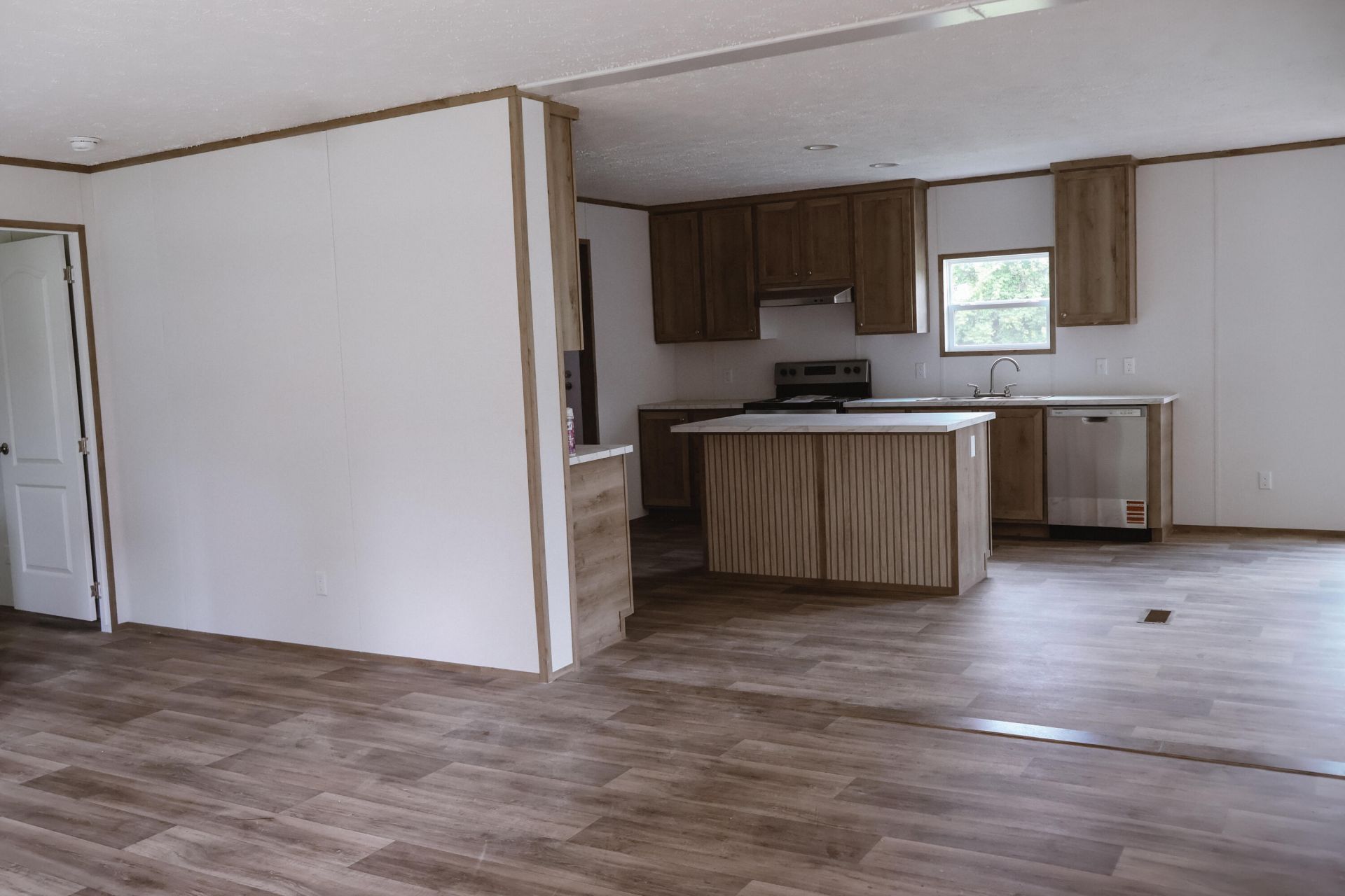 212 Belfast Avenue Photo 7
