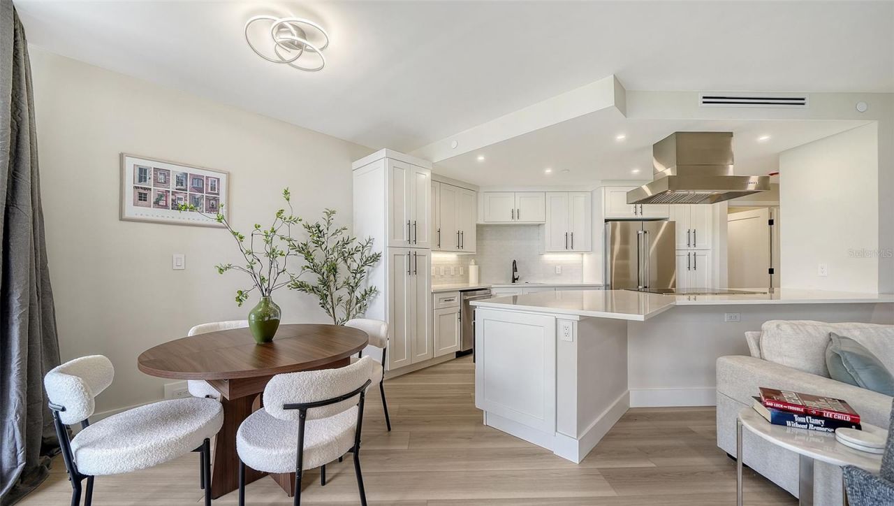1211 Gulf Of Mexico Drive, Unit 105, Longboat Key, FL 34228 Photo