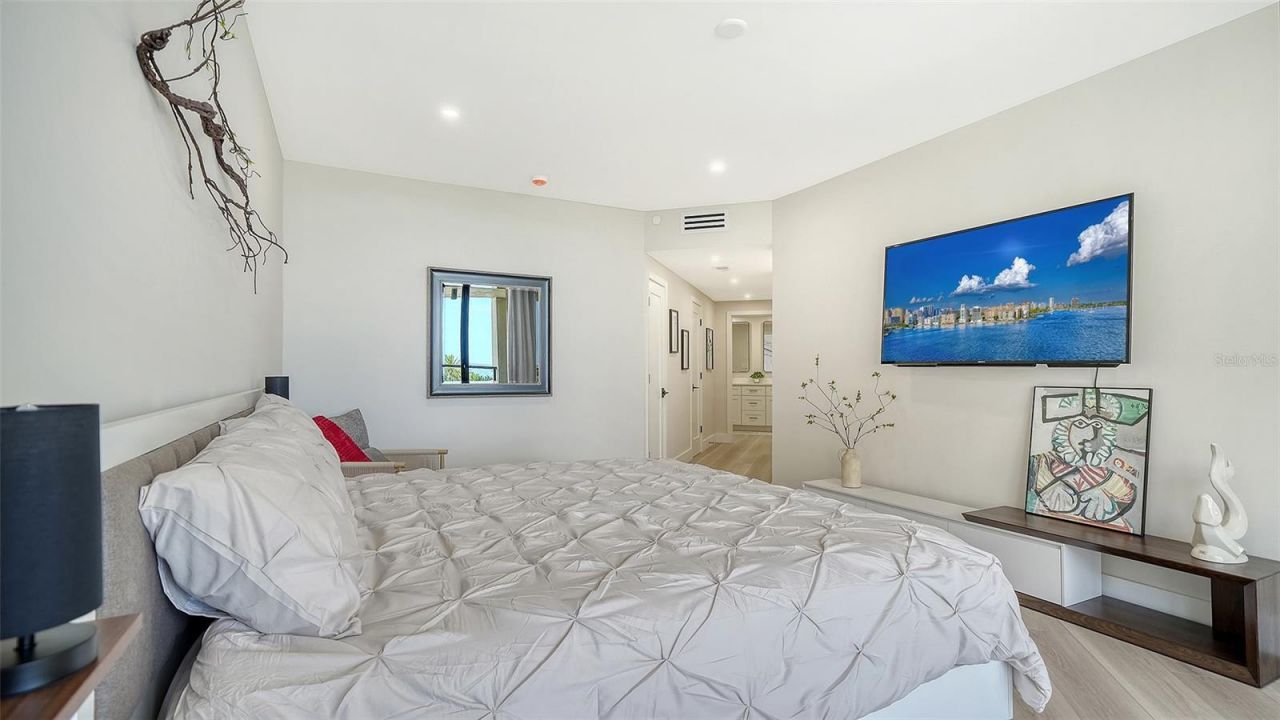 1211 Gulf Of Mexico Drive, Unit 105, Longboat Key, FL 34228 Photo