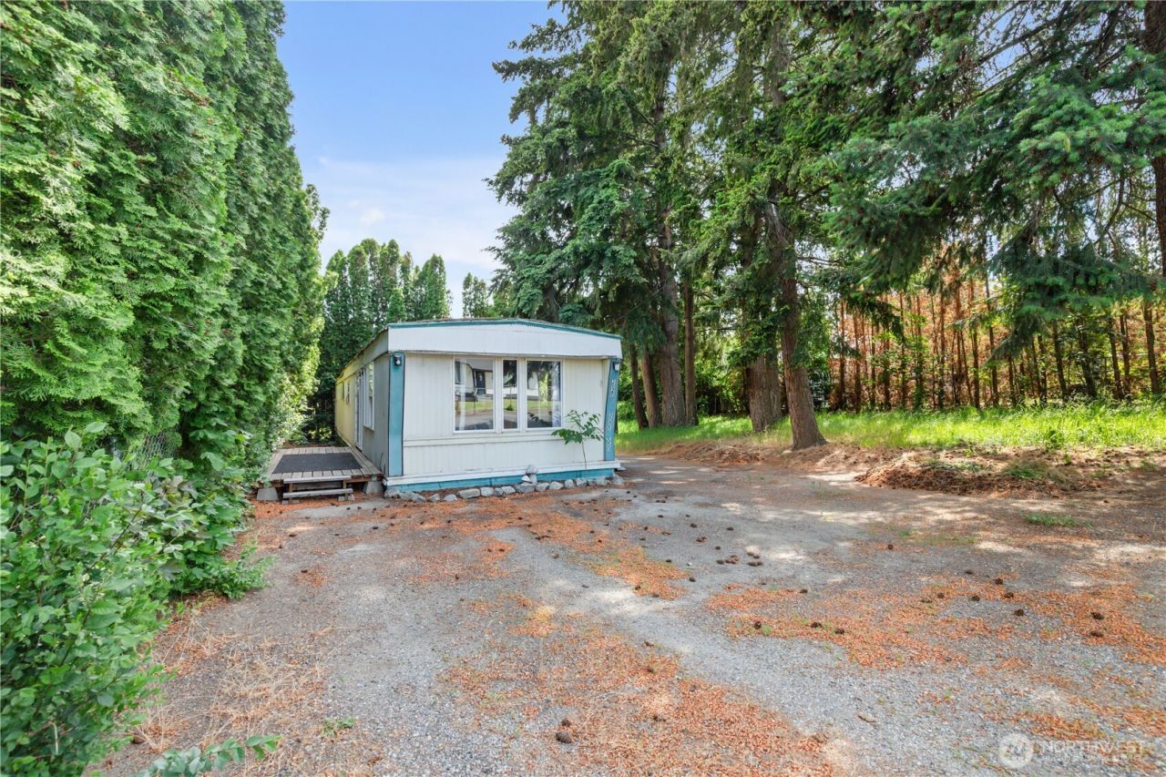 3020 Airway Street Se, East Wenatchee, WA 98802 Main Photo