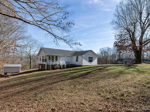 3117 Country Side Dr , Centerville, TN 37033