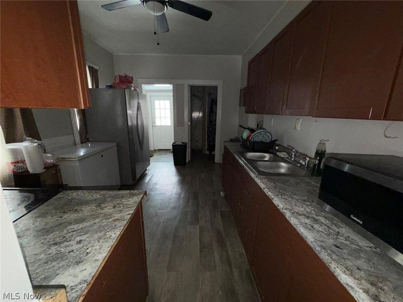 3942 Poe Avenue, Cleveland, OH 44109 Photo 2