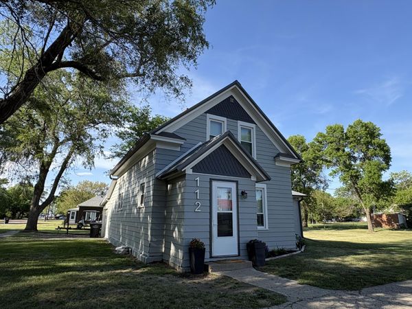 112 W 2nd St, Mount Vernon, SD 57363