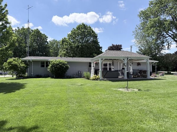 617 S Linn Street, Shannon, IL 61078