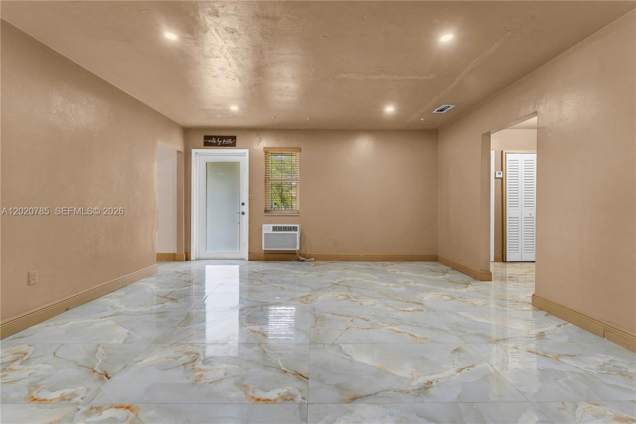 2240 NW 175th St , Miami Gardens, FL 33056 Photo