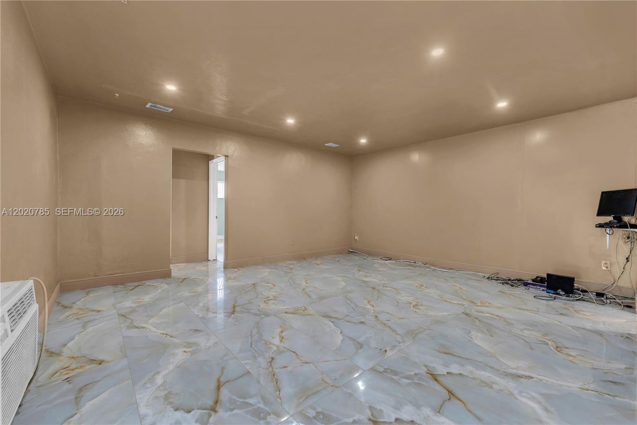 2240 NW 175th St , Miami Gardens, FL 33056 Photo