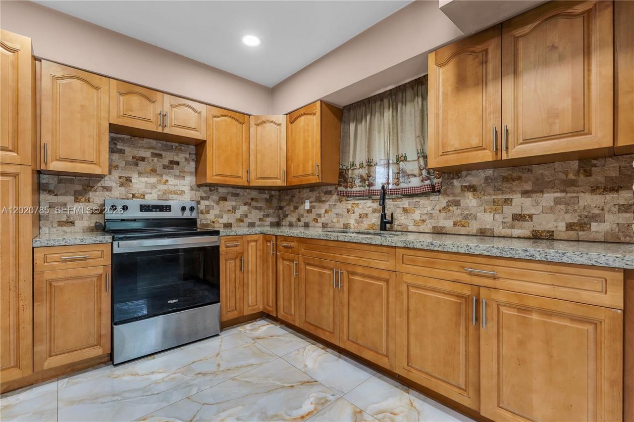 2240 NW 175th St , Miami Gardens, FL 33056 Photo