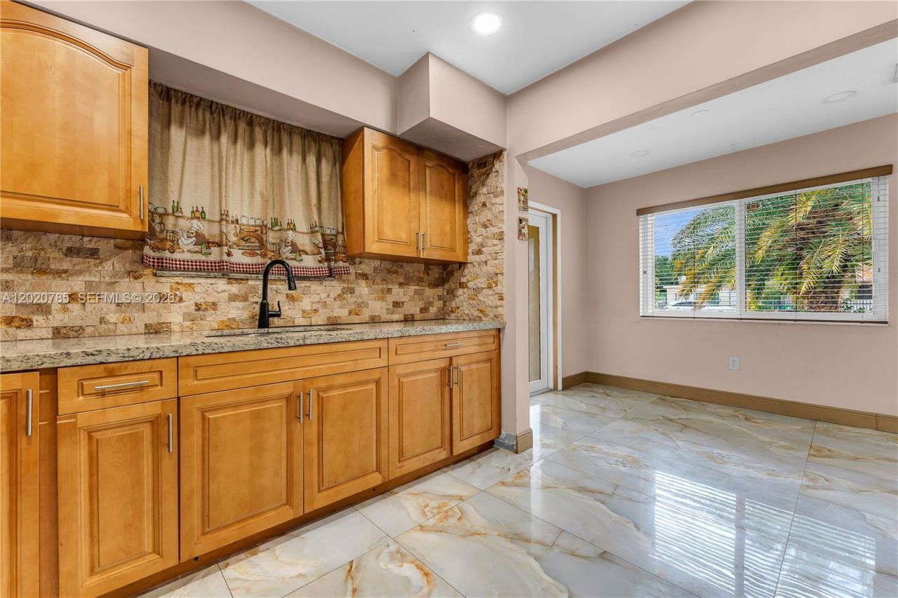 2240 NW 175th St , Miami Gardens, FL 33056 Photo