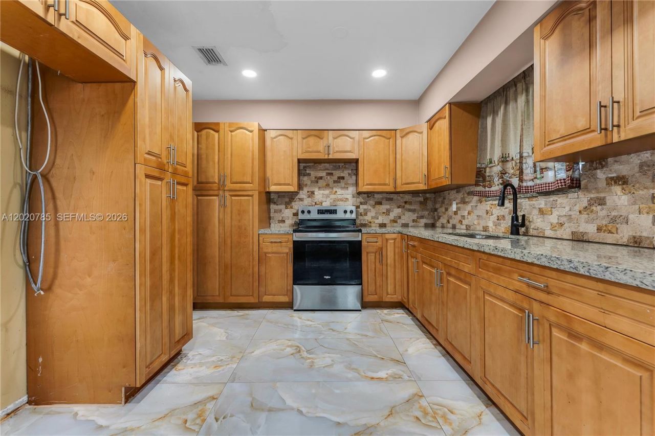 2240 NW 175th St , Miami Gardens, FL 33056 Photo