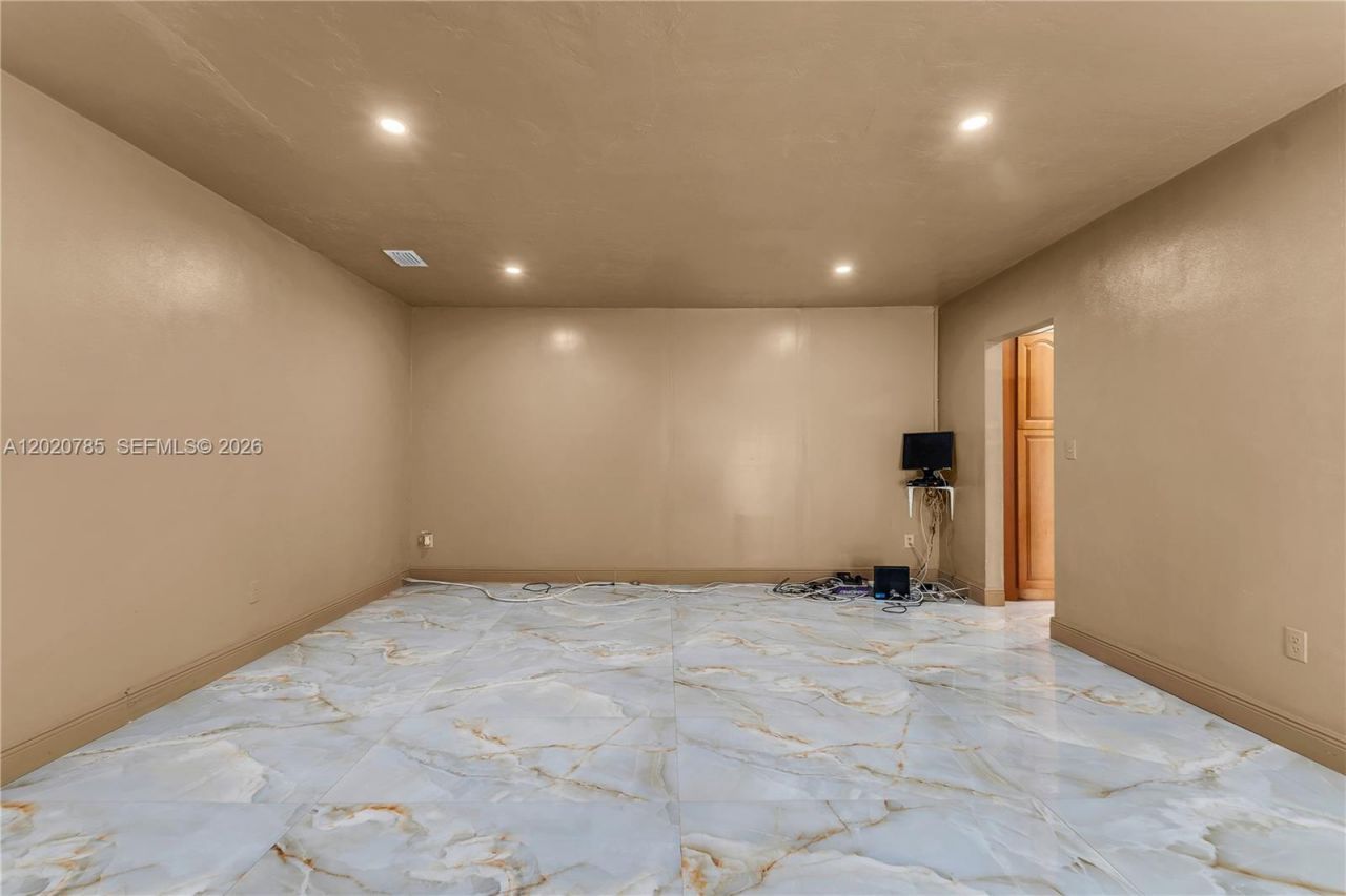 2240 NW 175th St , Miami Gardens, FL 33056 Photo