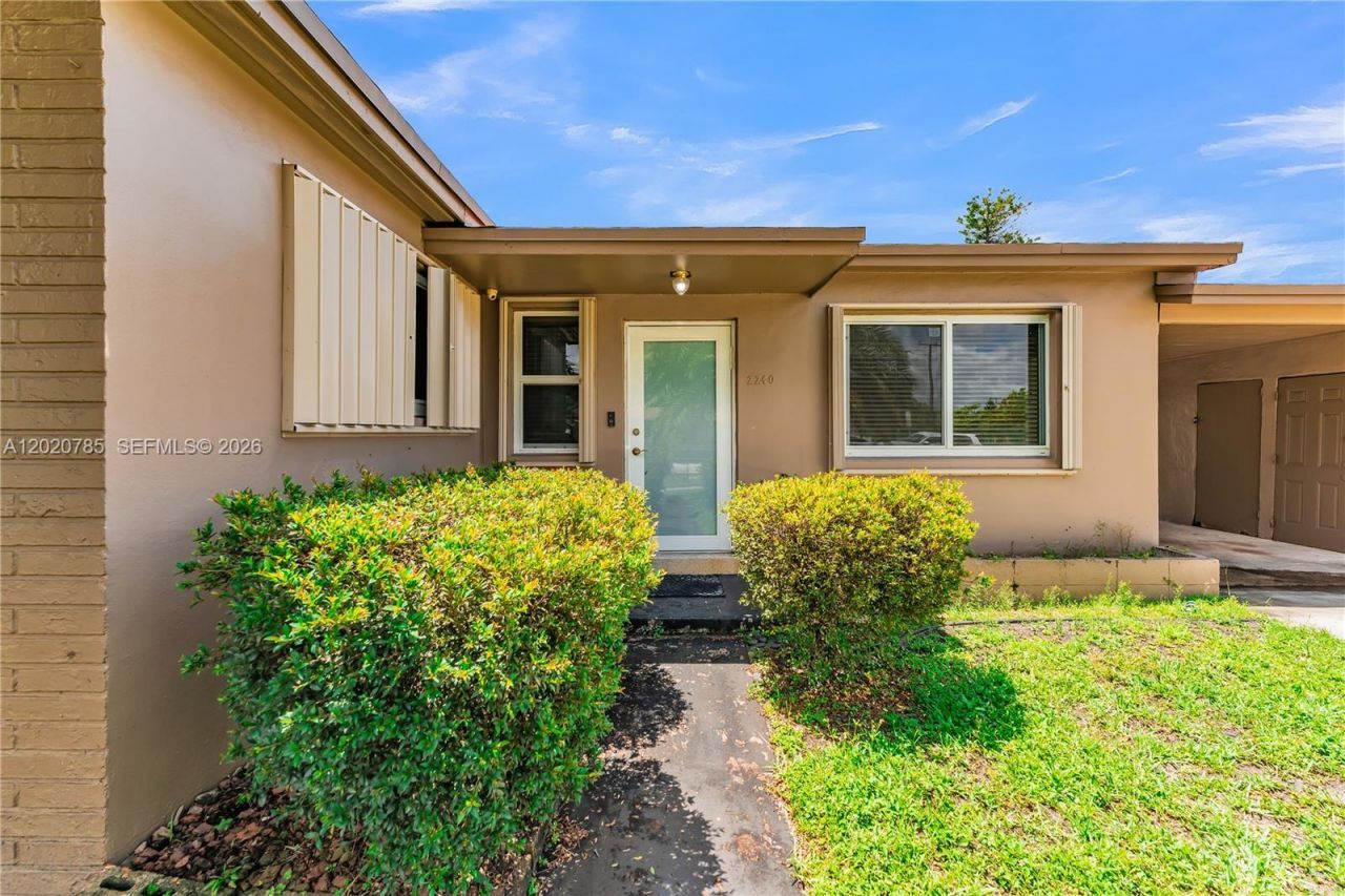 2240 NW 175th St , Miami Gardens, FL 33056 Photo