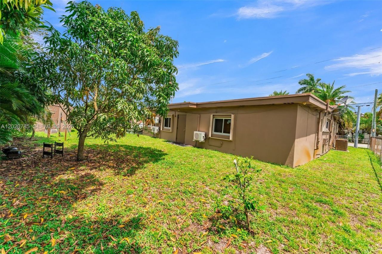 2240 NW 175th St , Miami Gardens, FL 33056 Photo
