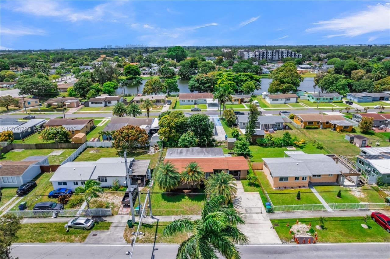 2240 NW 175th St , Miami Gardens, FL 33056 Photo