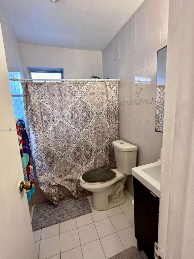 11016 SW 7th St , Miami, FL 33174 Photo