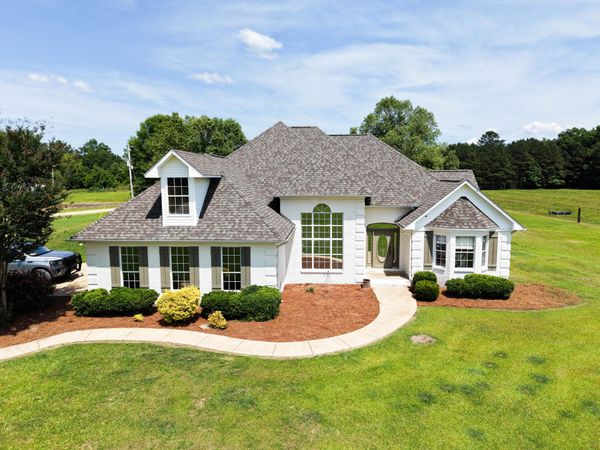 51992 Mississippi 25, Amory, MS 38821