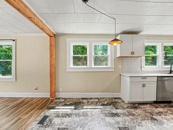 3230 12th Avenue SE, Hickory, NC 28602