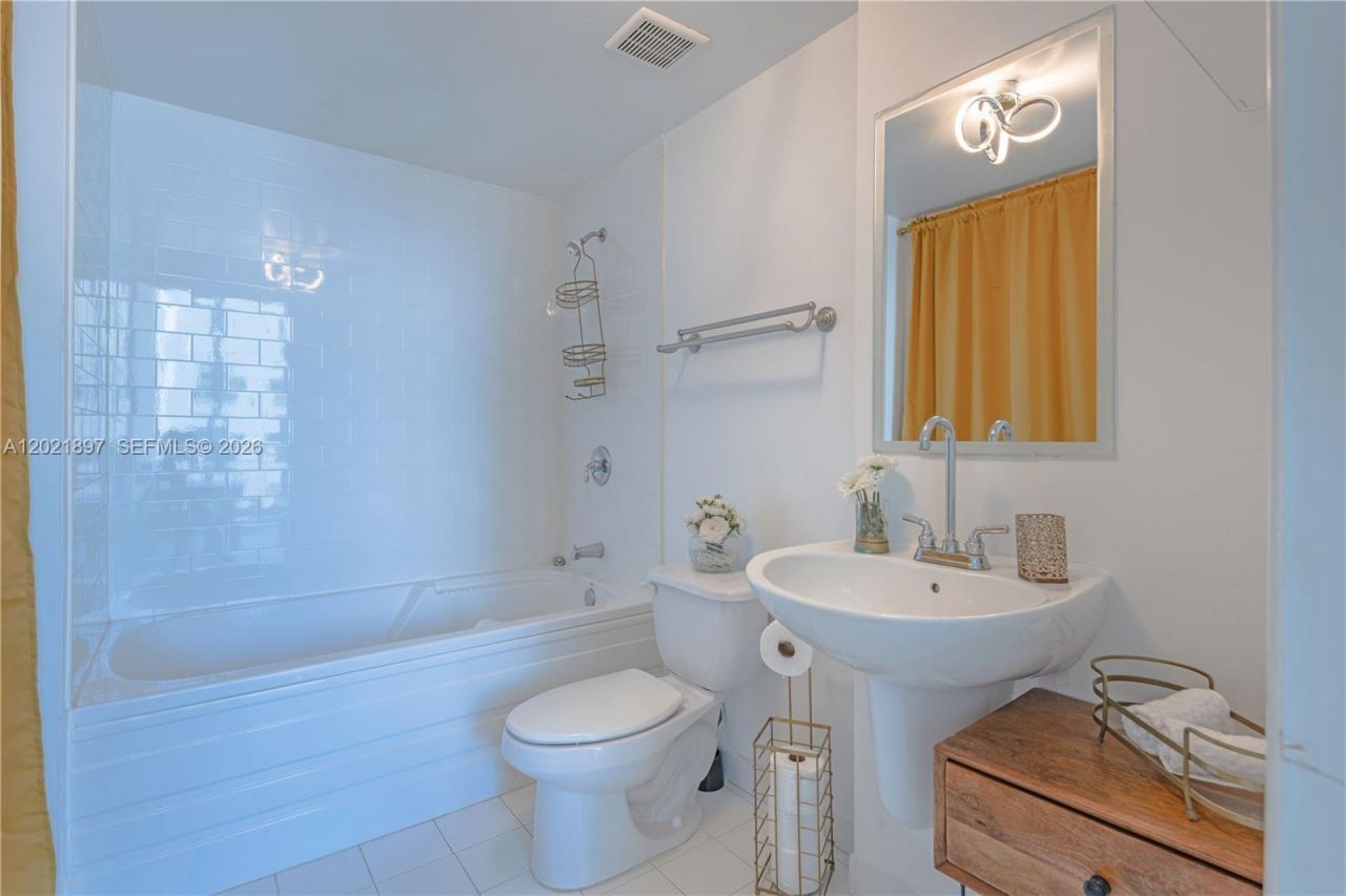 690 SW 1st Ct , Unit 2922, Miami, FL 33130 Photo