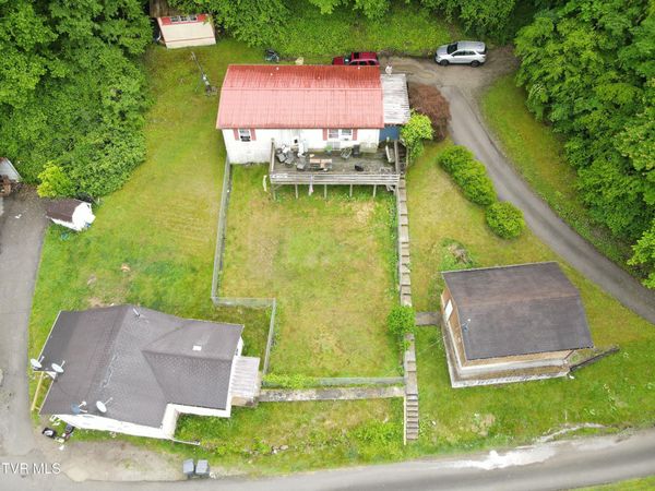 8126 South River Road, Pound, VA 24279
