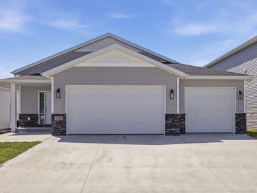 2600 74th Avenue S, Fargo, ND 58104