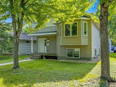 1077 26th Avenue SE, Minneapolis, MN 55414