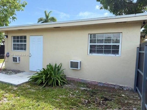 19521 NW 1st Ct , Miami Gardens, FL 33169