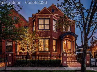 515 W Merrill Street, Birmingham, MI 48009
