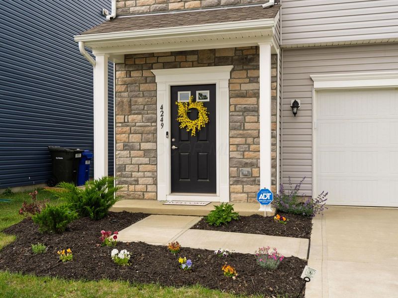 4249 Portwatch Drive , Canal Winchester, OH 43110 Photo 2
