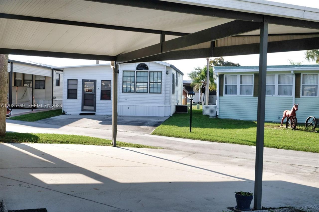 5302 SE 64th Terr , Okeechobee, FL 34974 Photo