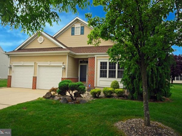 6 RIDGWAY DRIVE , BORDENTOWN, NJ 08505