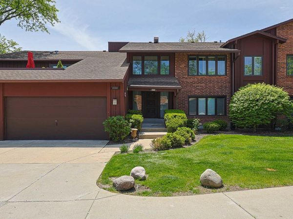 3101 Toulon Drive , Unit B2, Northbrook, IL 60062
