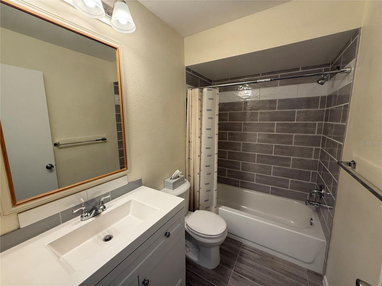 2130 Bancroft Place , Unit B, Palm Harbor, FL 34683 Photo