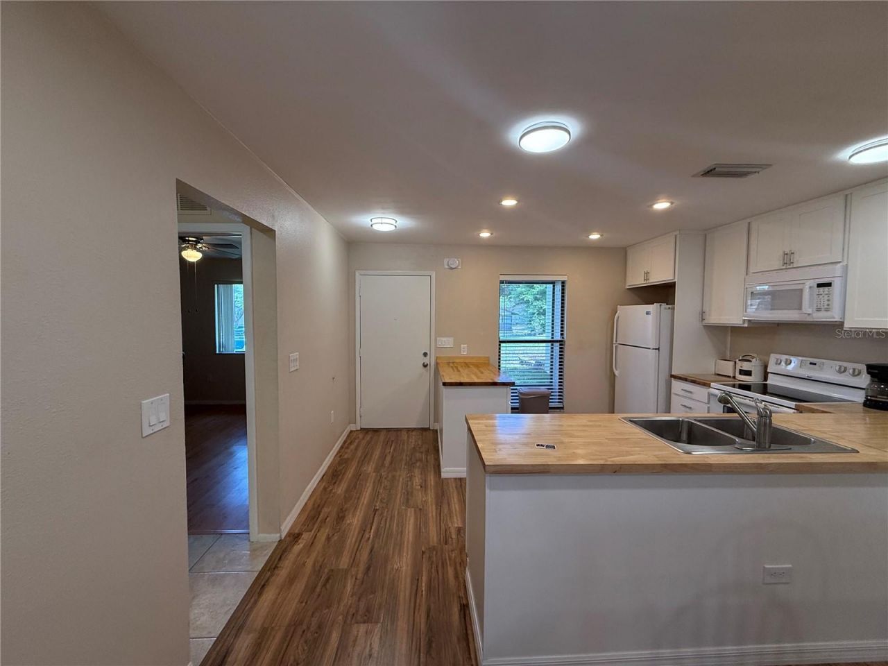 2130 Bancroft Place , Unit B, Palm Harbor, FL 34683 Photo