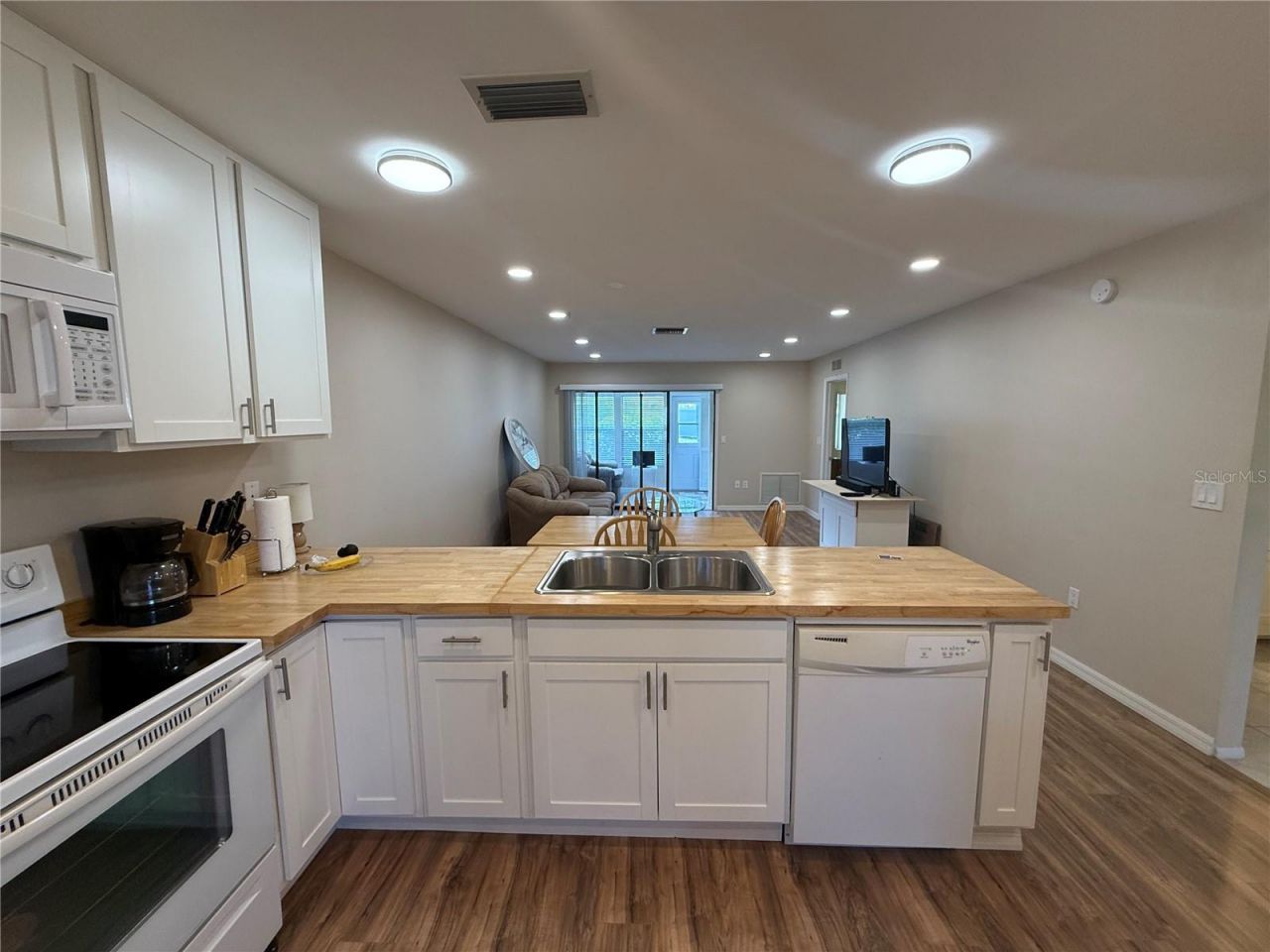 2130 Bancroft Place , Unit B, Palm Harbor, FL 34683 Photo