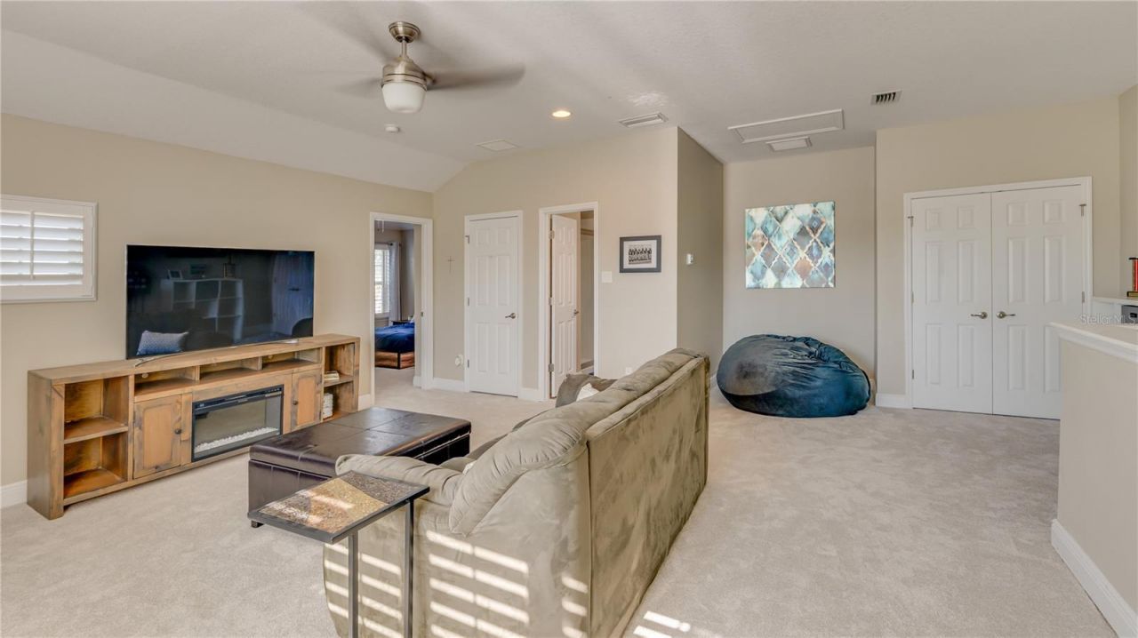 105 Mobbly Bay Drive, Oldsmar, FL 34677 Photo