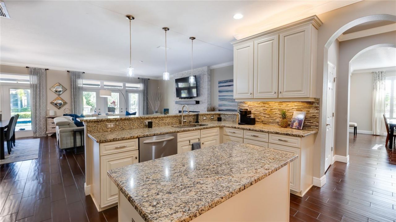 105 Mobbly Bay Drive, Oldsmar, FL 34677 Photo