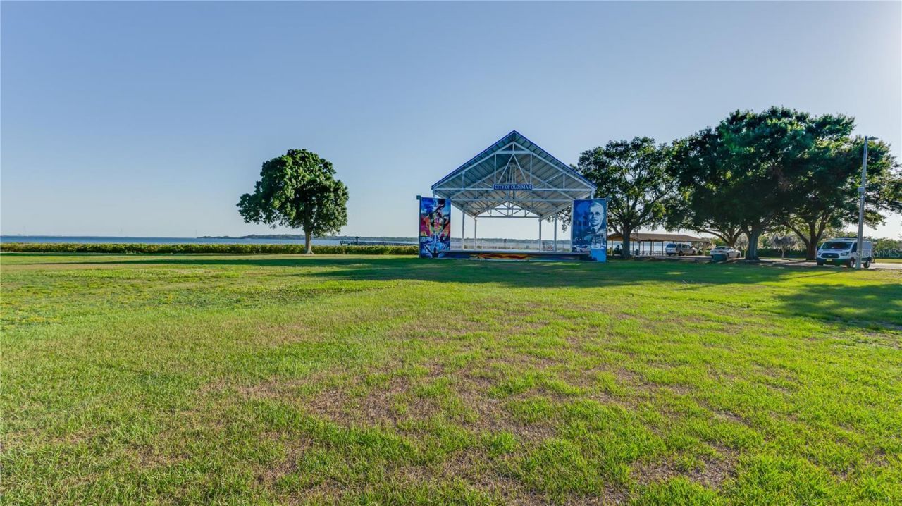 105 Mobbly Bay Drive, Oldsmar, FL 34677 Photo