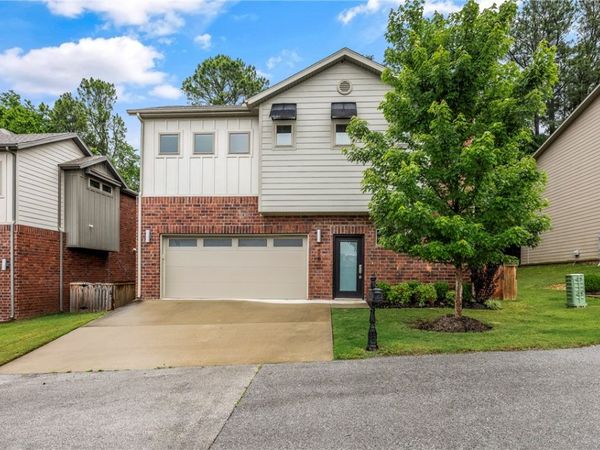 1466 N Desoto Place , Fayetteville, AR 72703