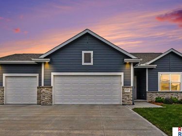 8127 S 196 Street , Gretna, NE 68028