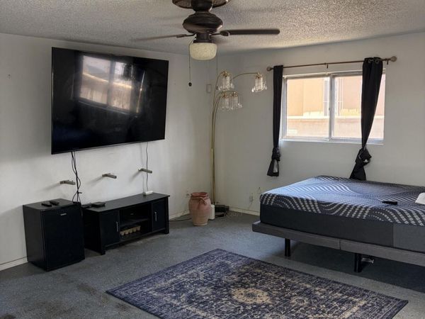 825 Palomas Drive SE, Albuquerque, NM 87108