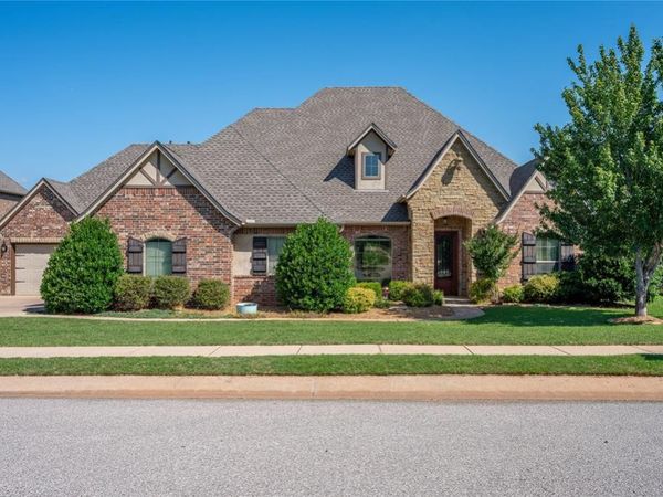 1425 Pembroke Drive, Edmond, OK 73003