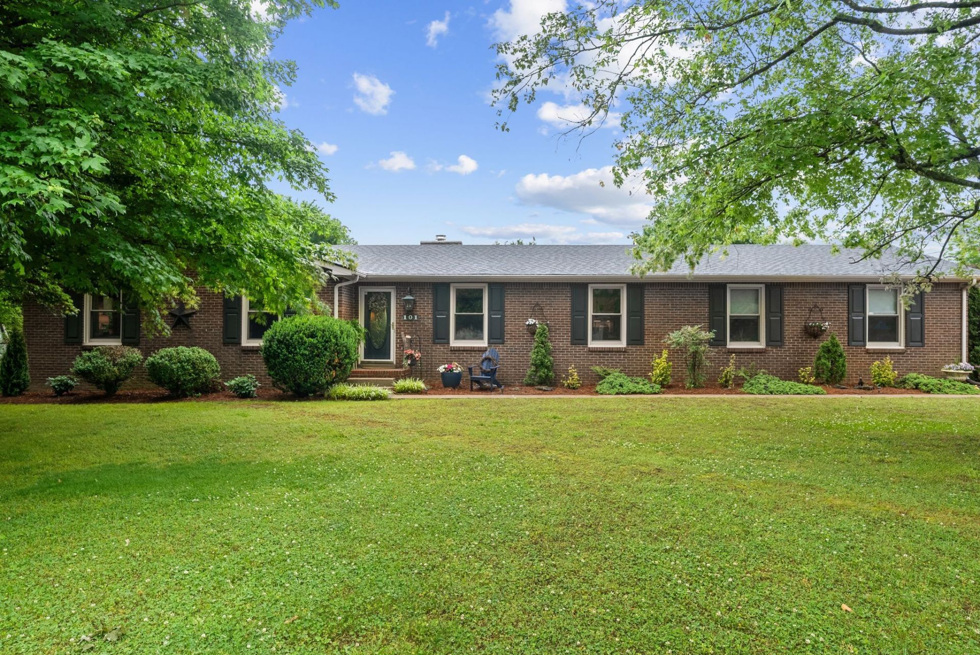 101 Fairmont Dr , Franklin, TN 37064 Main Photo