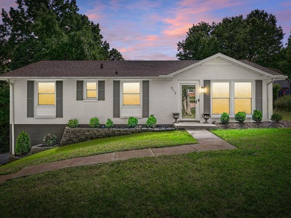 313 Hilldale Ln , Clarksville, TN 37043