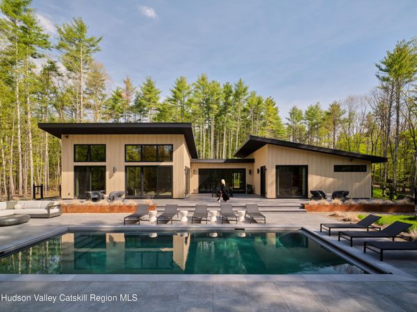 2 Stonecreek Road, Woodstock, NY 12498