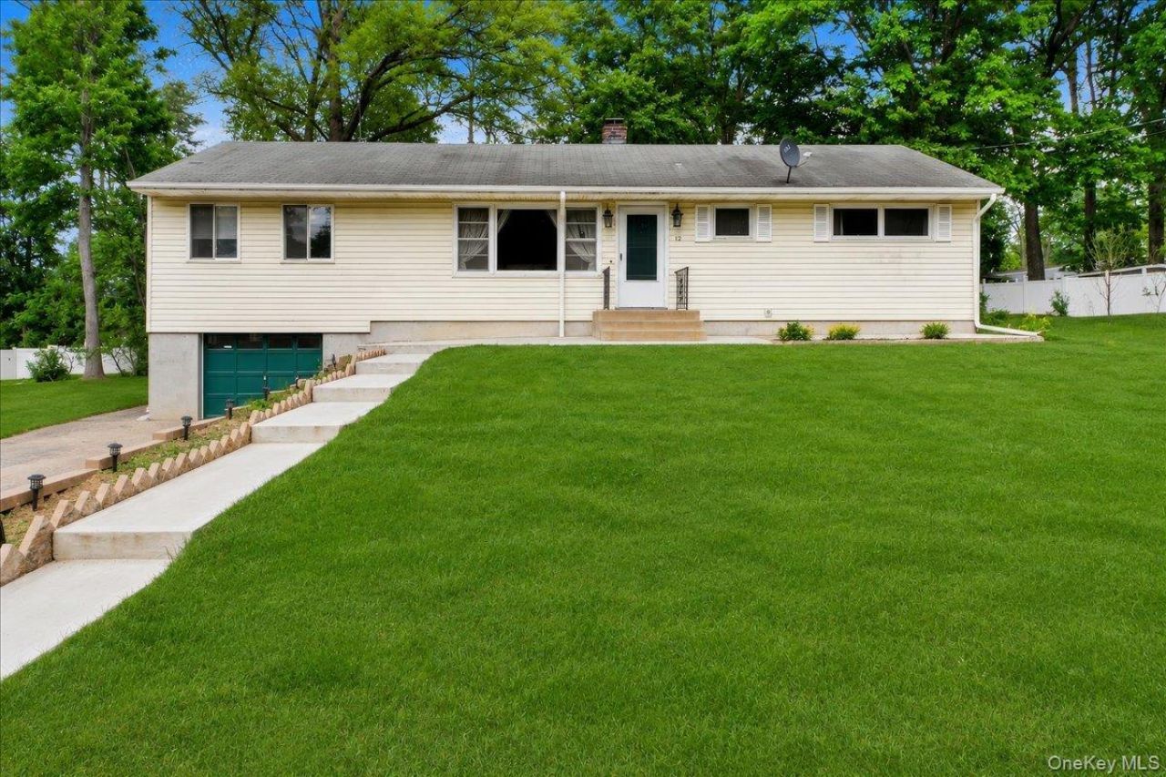 12 Elizabeth Lane, New Windsor, NY 12553 Main Photo