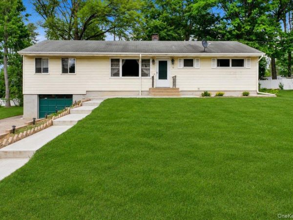 12 Elizabeth Lane, New Windsor, NY 12553