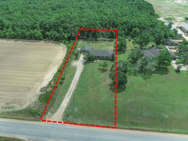 2336 Dummyline Road, Batesville, MS 38606