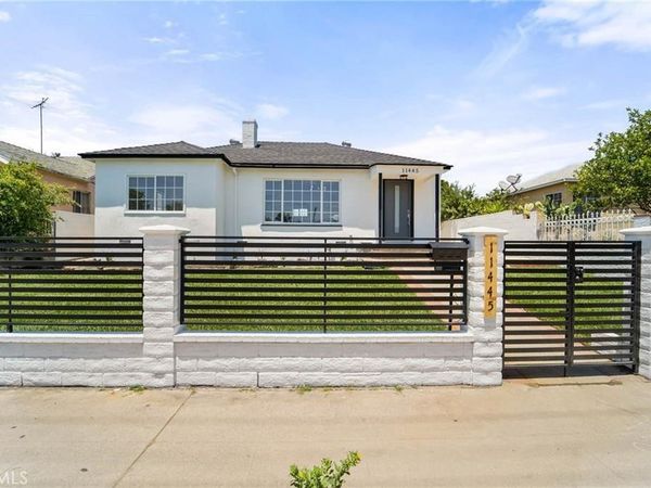 11445 Saticoy Street, North Hollywood, CA 91605